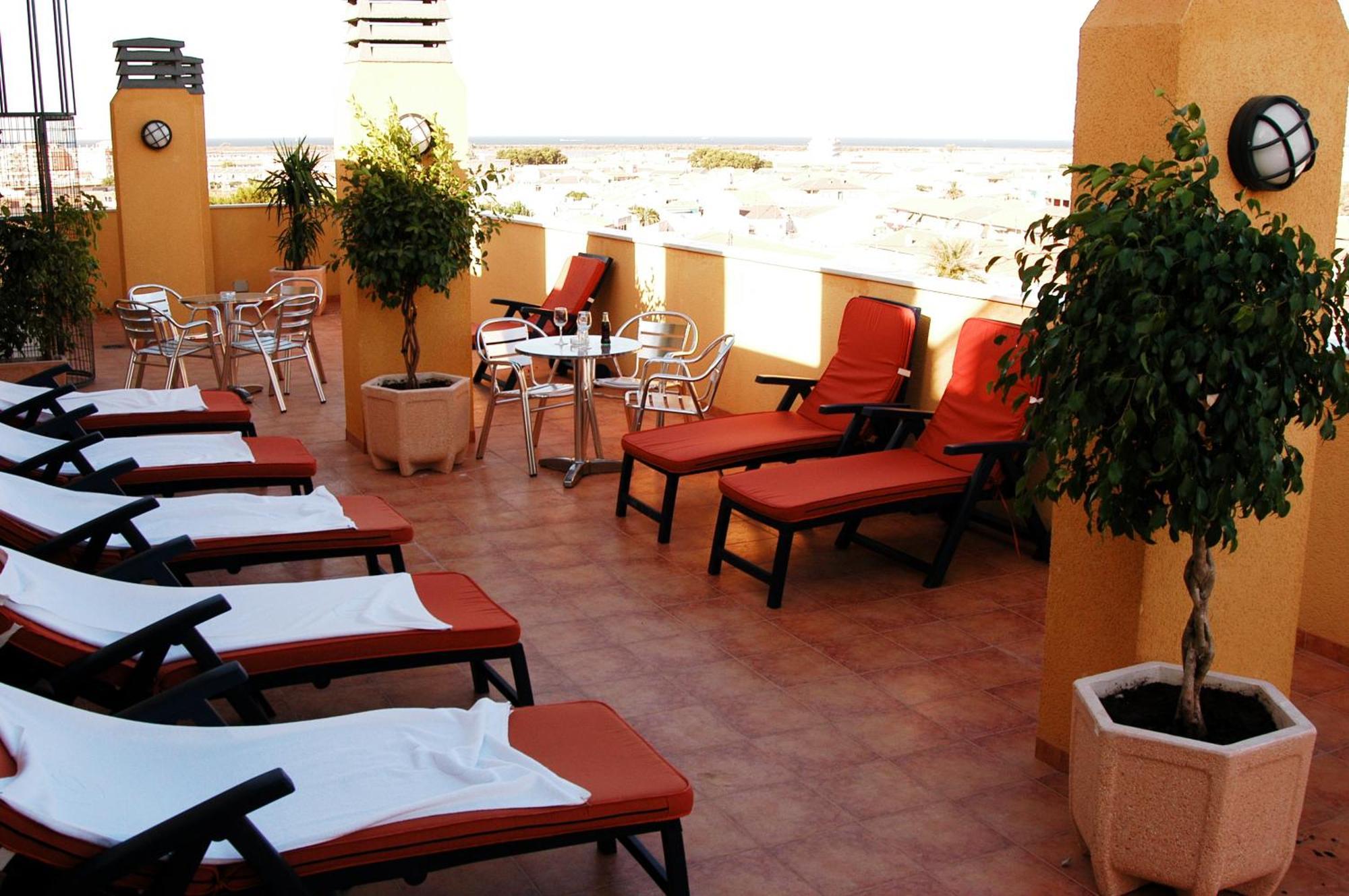 Aparthotel Bahía San Pedro del Pinatar Facilidades foto